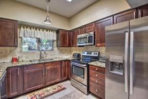 Relaxing Green Valley Townhome about 30 Mi to Tucson!